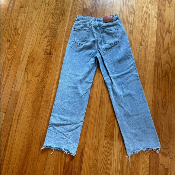Princess Polly light blue denim jeans - size 2 - Picture 2 of 4